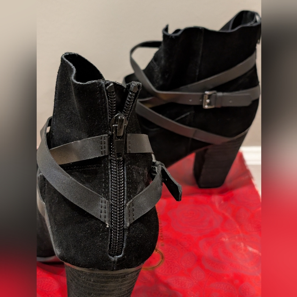 Carlos Santana Black Suede Boots w/ Buckle Straps - Picture 3 of 7